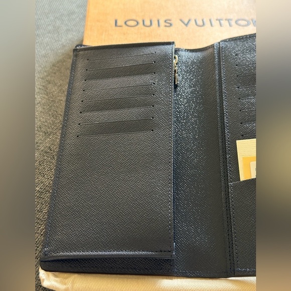 NEW Louis Vuitton Brazza Wallet in Marine Color - Picture 7 of 12